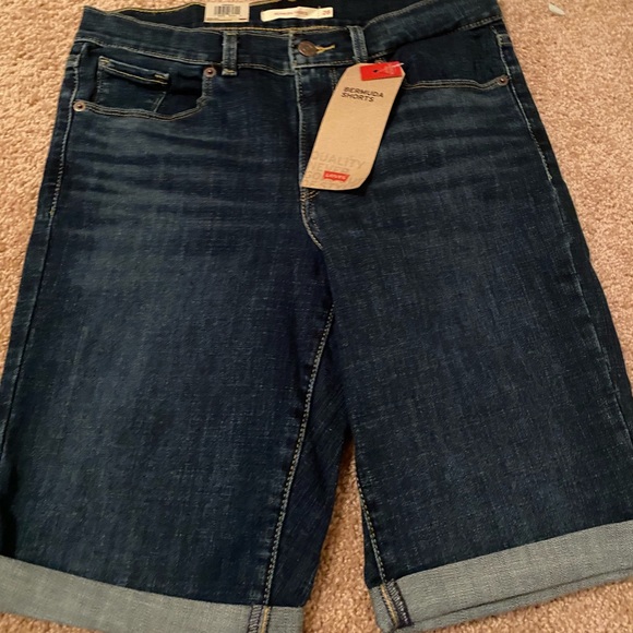 Levi’s Bermuda shorts - Picture 2 of 4